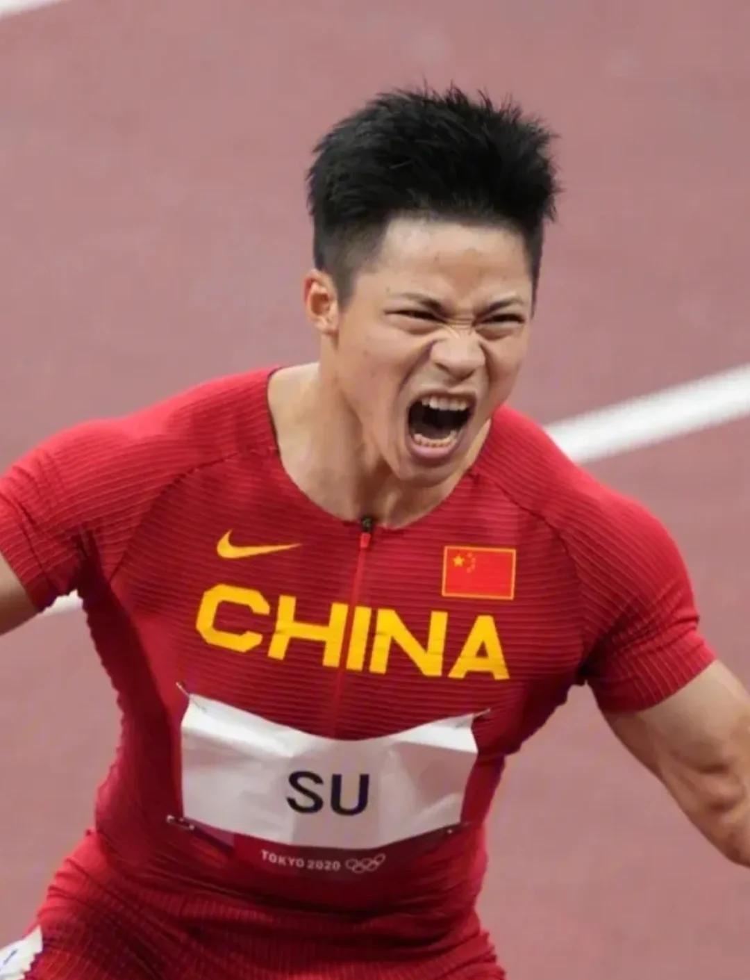 苏炳添压哨绝杀巴萨，全场沸腾！经典一战再现传奇